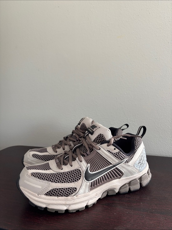 Nike Other - Nike Vomero Kids Beige and Brown Mesh Trail Sneakers